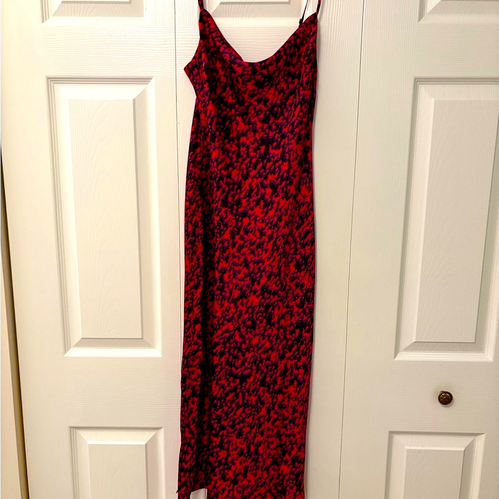 NWOT Express Red and Black Patterned Sip Dress